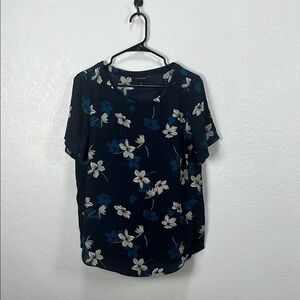 Banana Republic Women’s Blue Boxy Blouse Floral Print Short Sleeve Sz‎ M Vacay